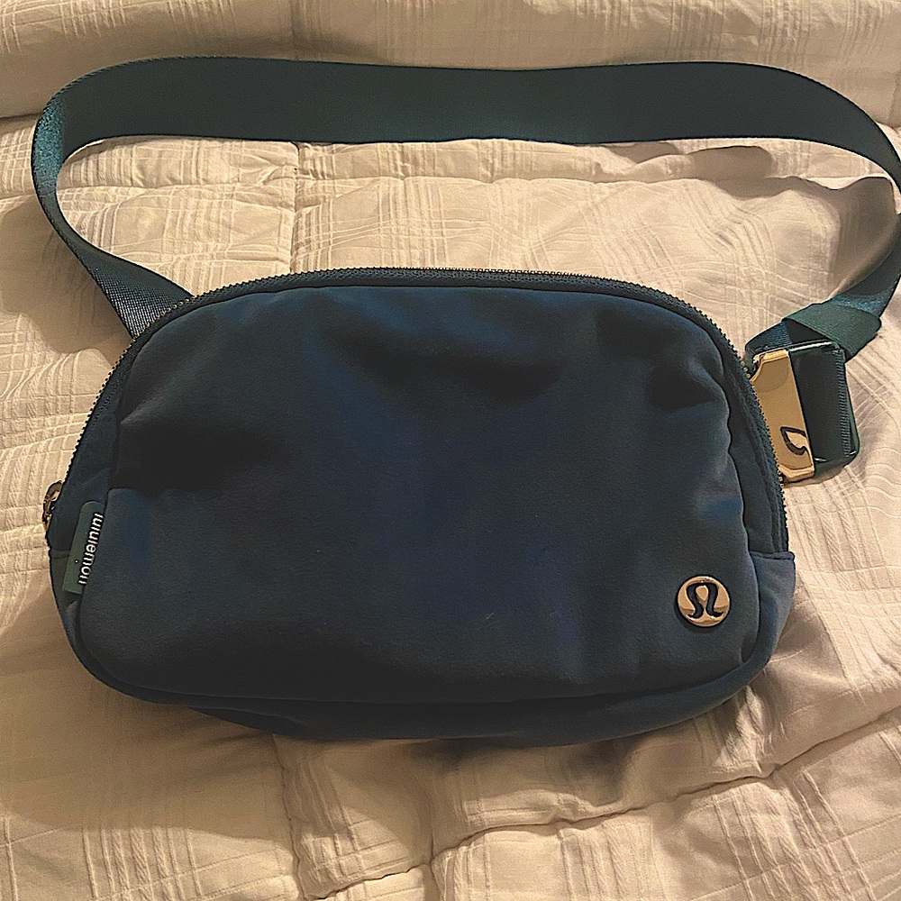 Lululemon Velor crossbody